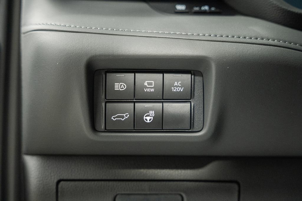 New 2026 Toyota Highlander Platinum image 47