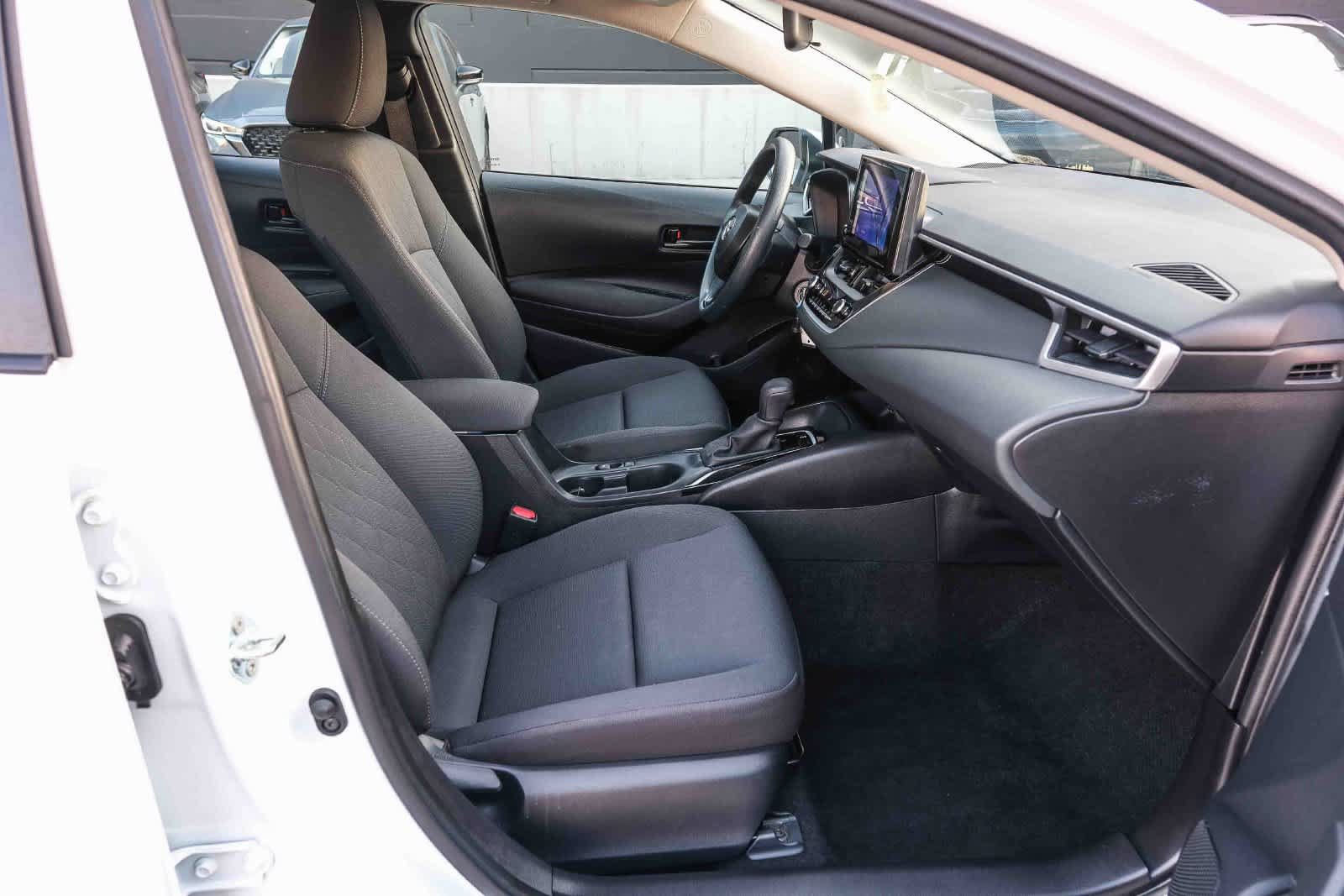 Used 2024 Toyota Corolla LE FWD image 5