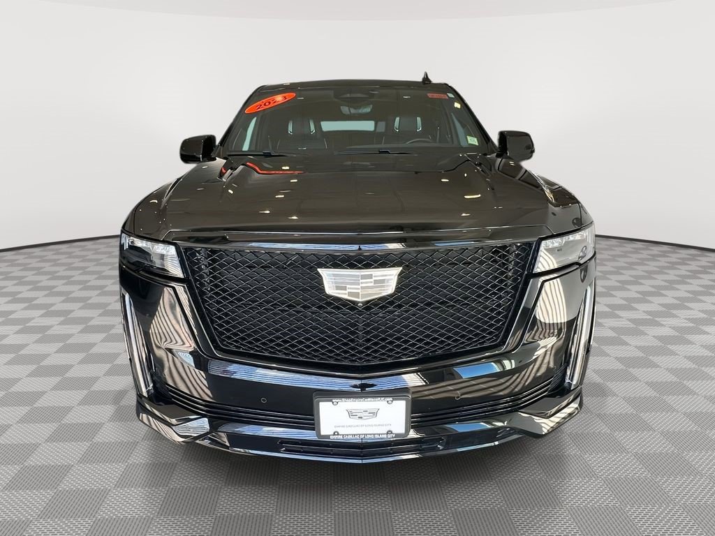 Used 2023 Cadillac Escalade ESV Sport Platinum AWD/4WD image 2