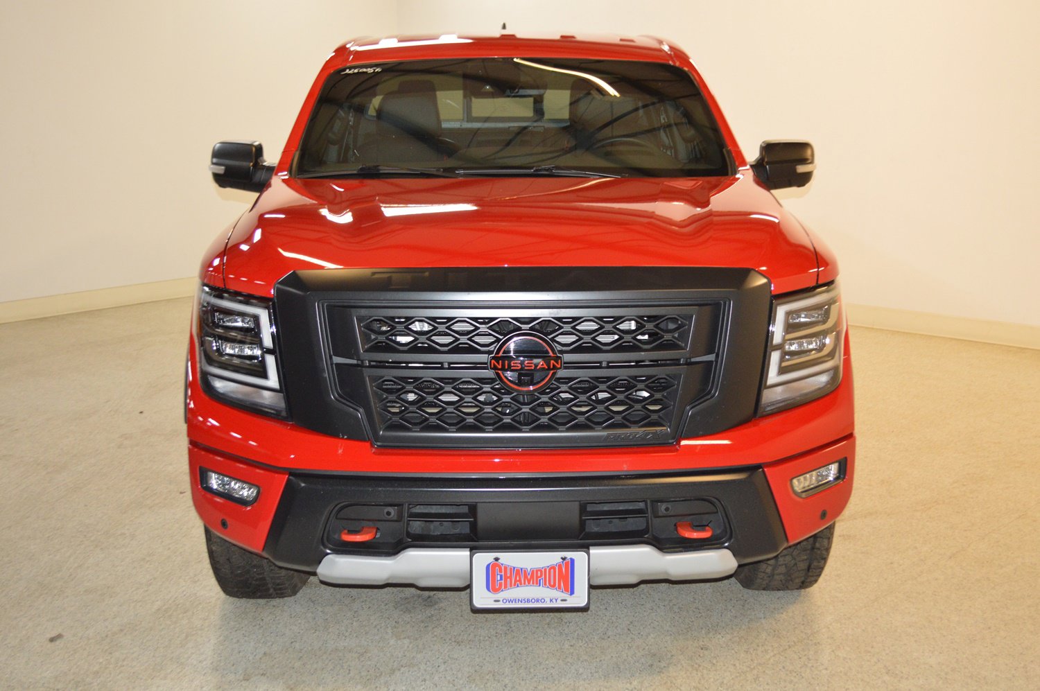 Used 2024 Nissan Titan PRO-4X w/ Pro-4x Convenience Package image 8