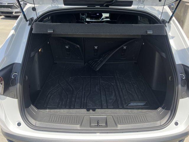 Used 2024 Chevrolet Trax RS w/ Sunroof Package image 19