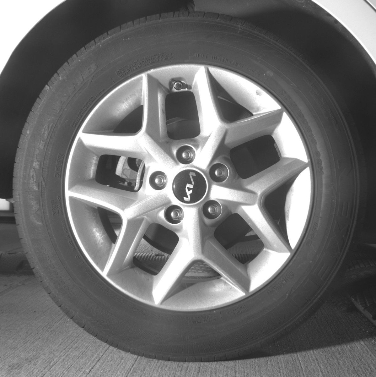 Used 2025 Kia Soul LX w/ LX Technology Package FWD image 22