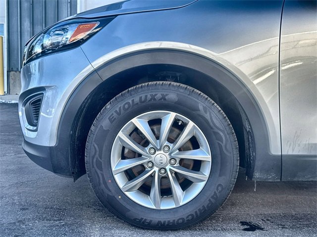 Used 2017 Kia Sorento LX image 30