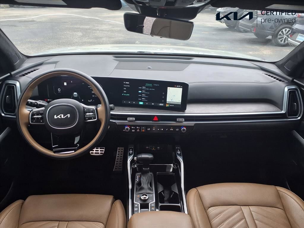 Certified 2025 Kia Sorento SX Prestige w/ Olive Brown Leather Package image 3