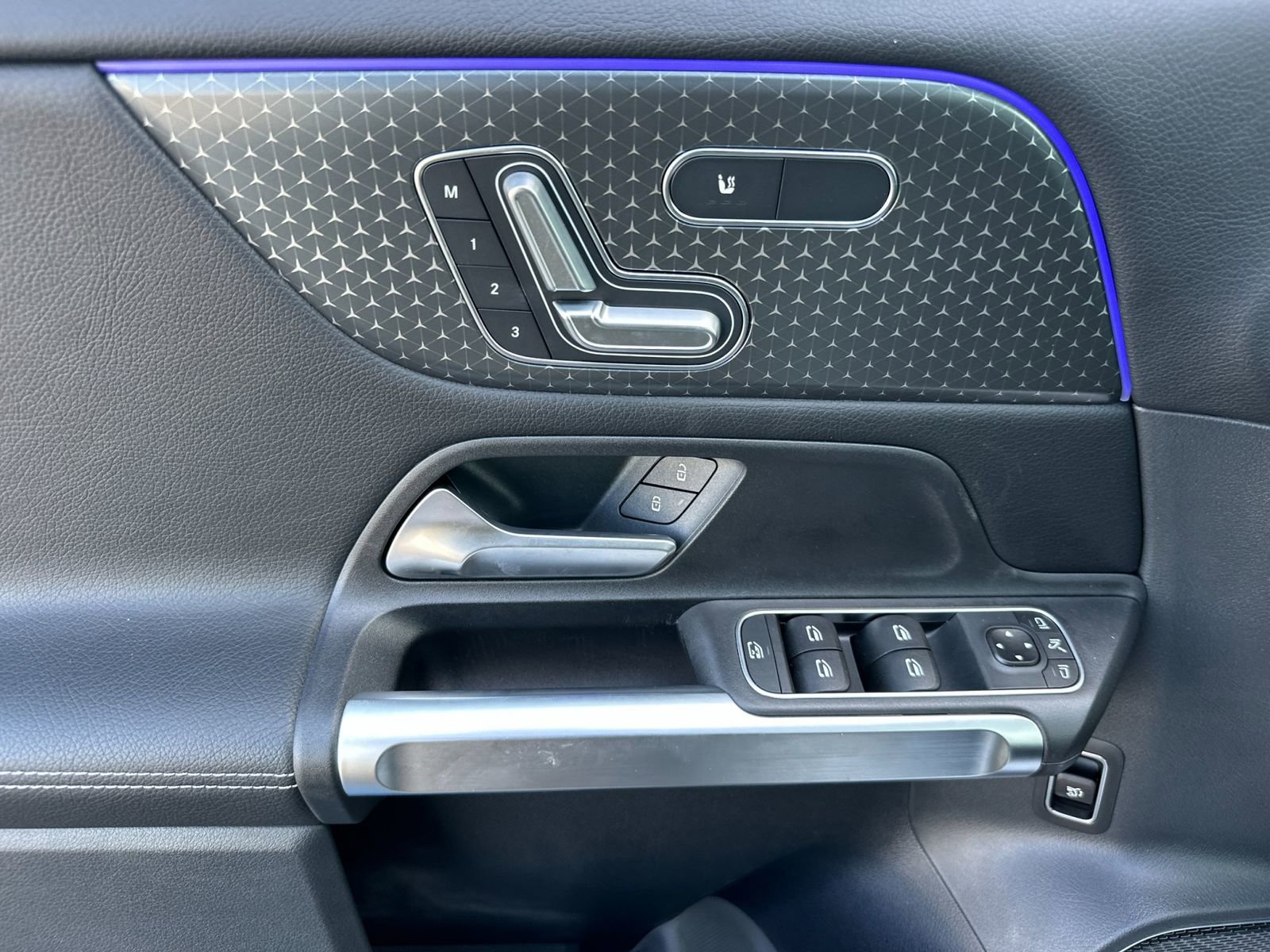 Used 2024 Mercedes-Benz GLB 35 AMG 4MATIC image 12