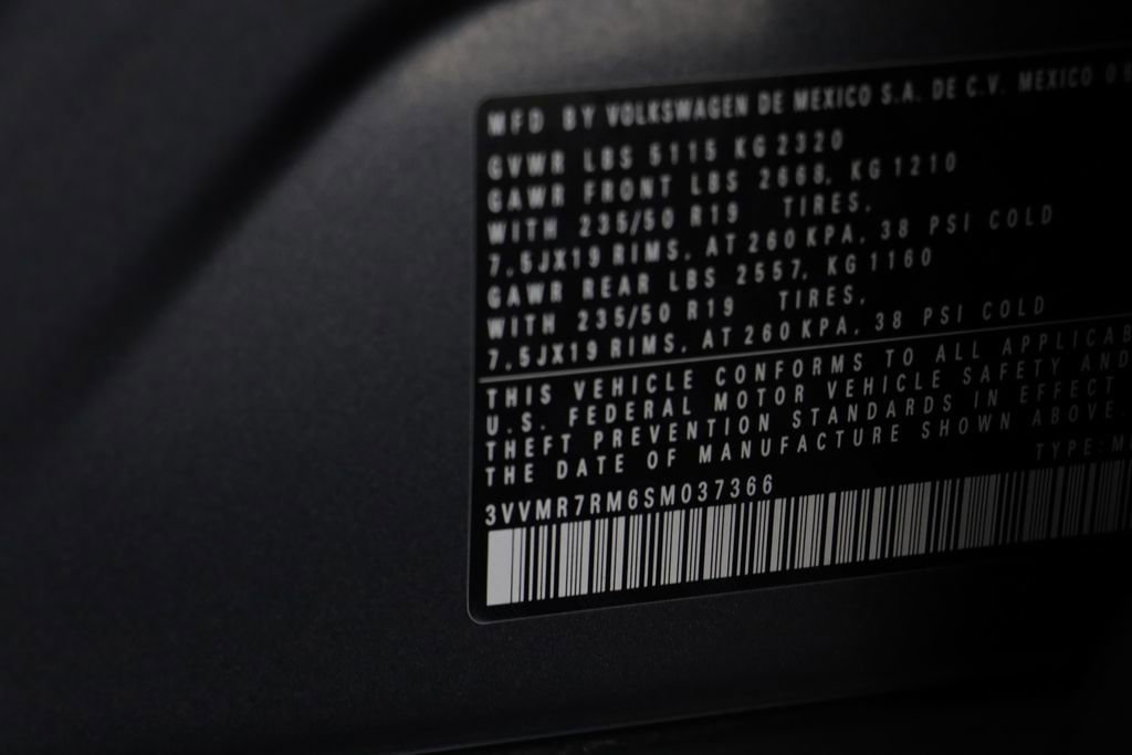 Used 2025 Volkswagen Tiguan SE w/ Panoramic Sunroof Package AWD/4WD image 24