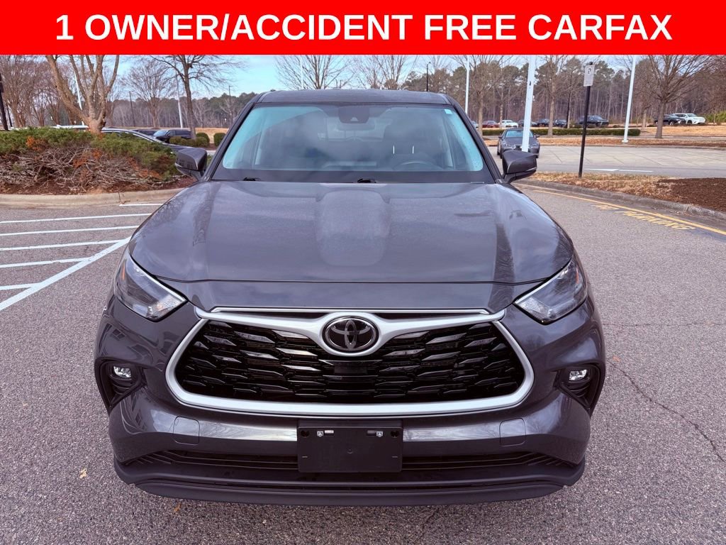 Used 2023 Toyota Highlander LE image 2
