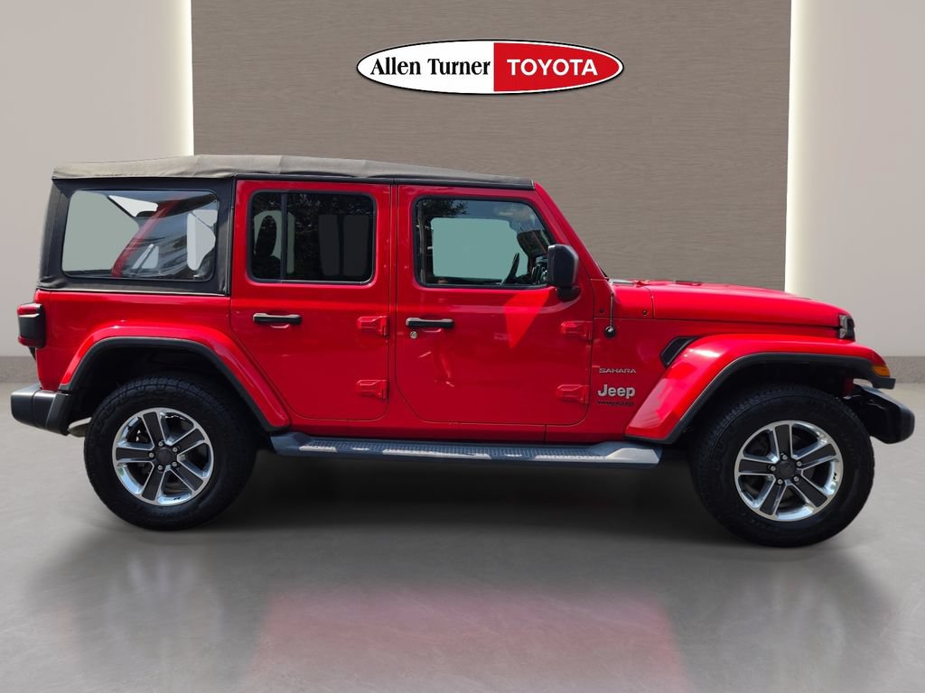 Used 2018 Jeep Wrangler Unlimited Sahara AWD/4WD image 6