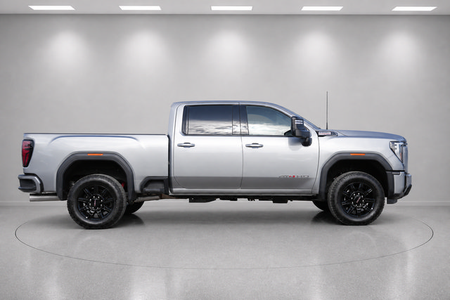 Used 2026 GMC Sierra 2500 AT4 AWD/4WD image 2