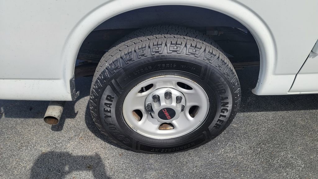 Used 2017 GMC Savana 2500 image 13