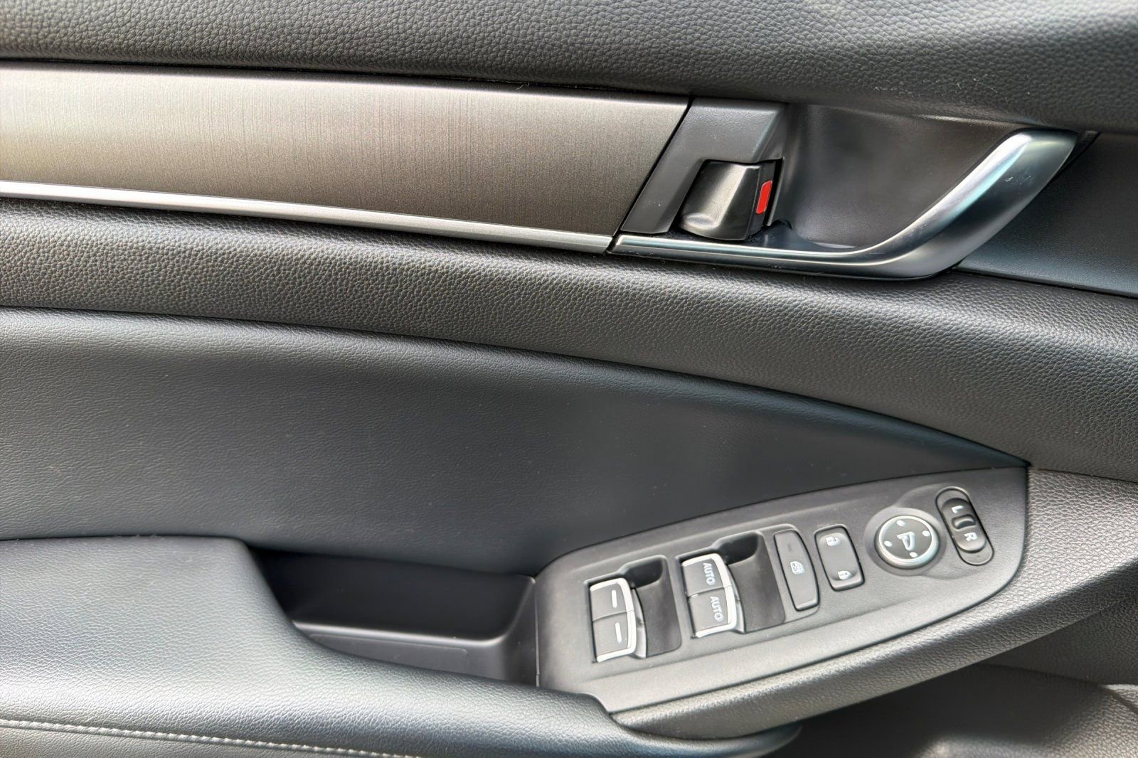 Used 2018 Honda Accord LX image 8