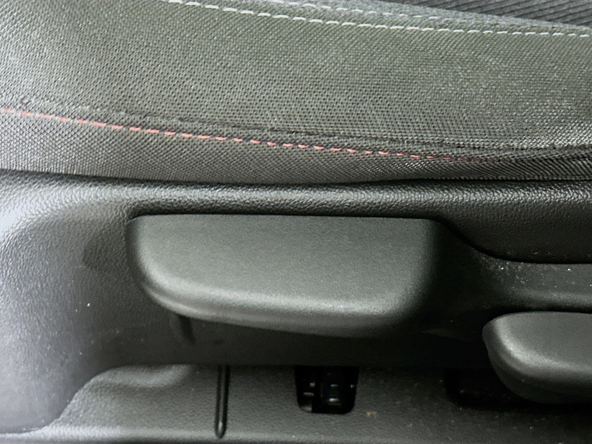 Used 2024 Chevrolet Trax RS w/ Sunroof Package image 13