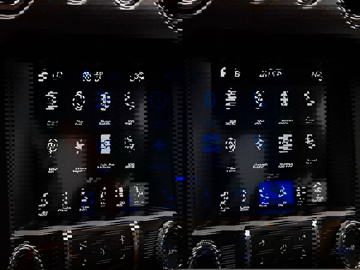 Used 2016 Ford Mustang Shelby GT350 w/ Technology Package image 30