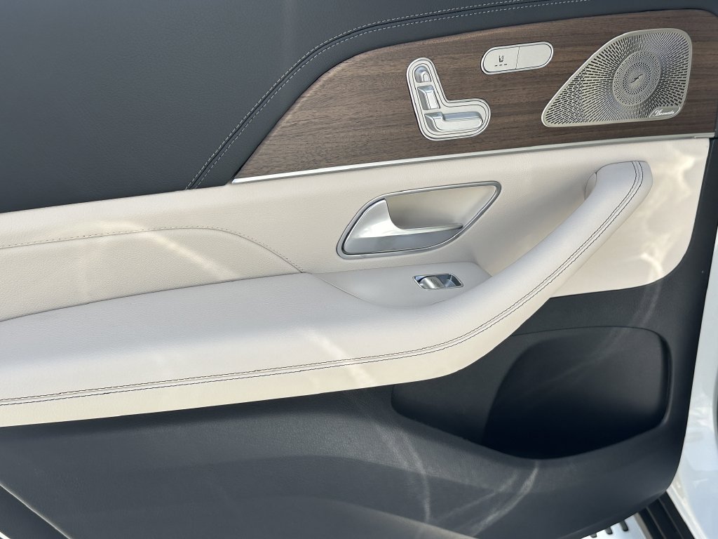 New 2026 Mercedes-Benz GLS 450 4MATIC image 26