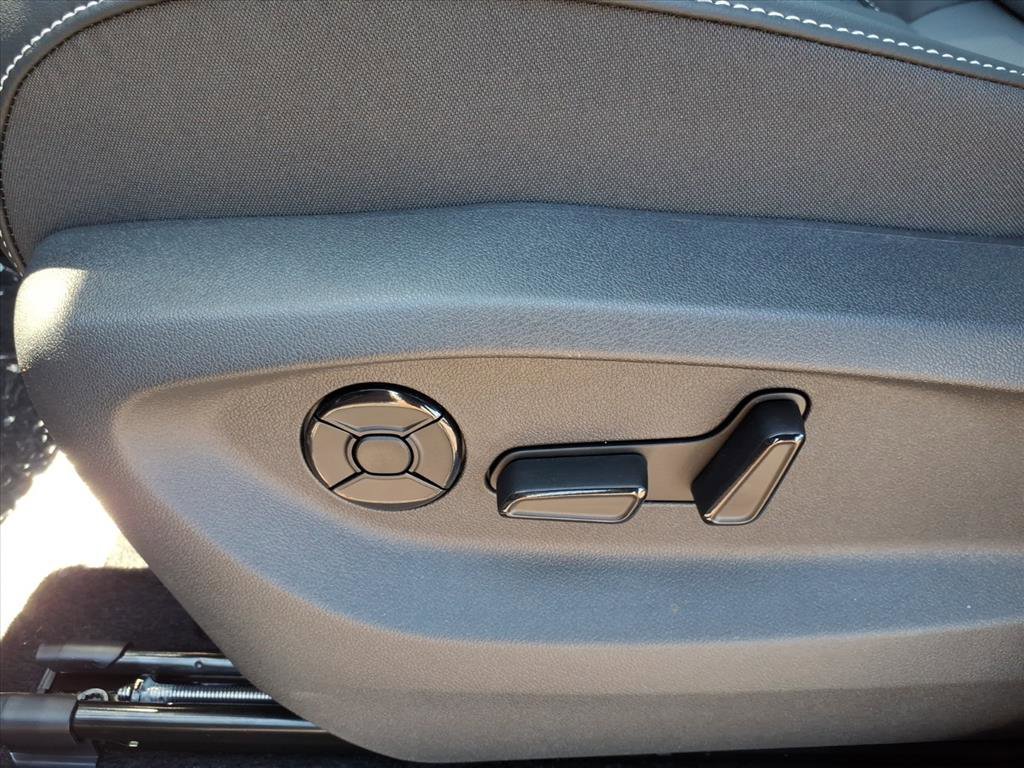 New 2026 Volkswagen Tiguan SE R-Line image 19