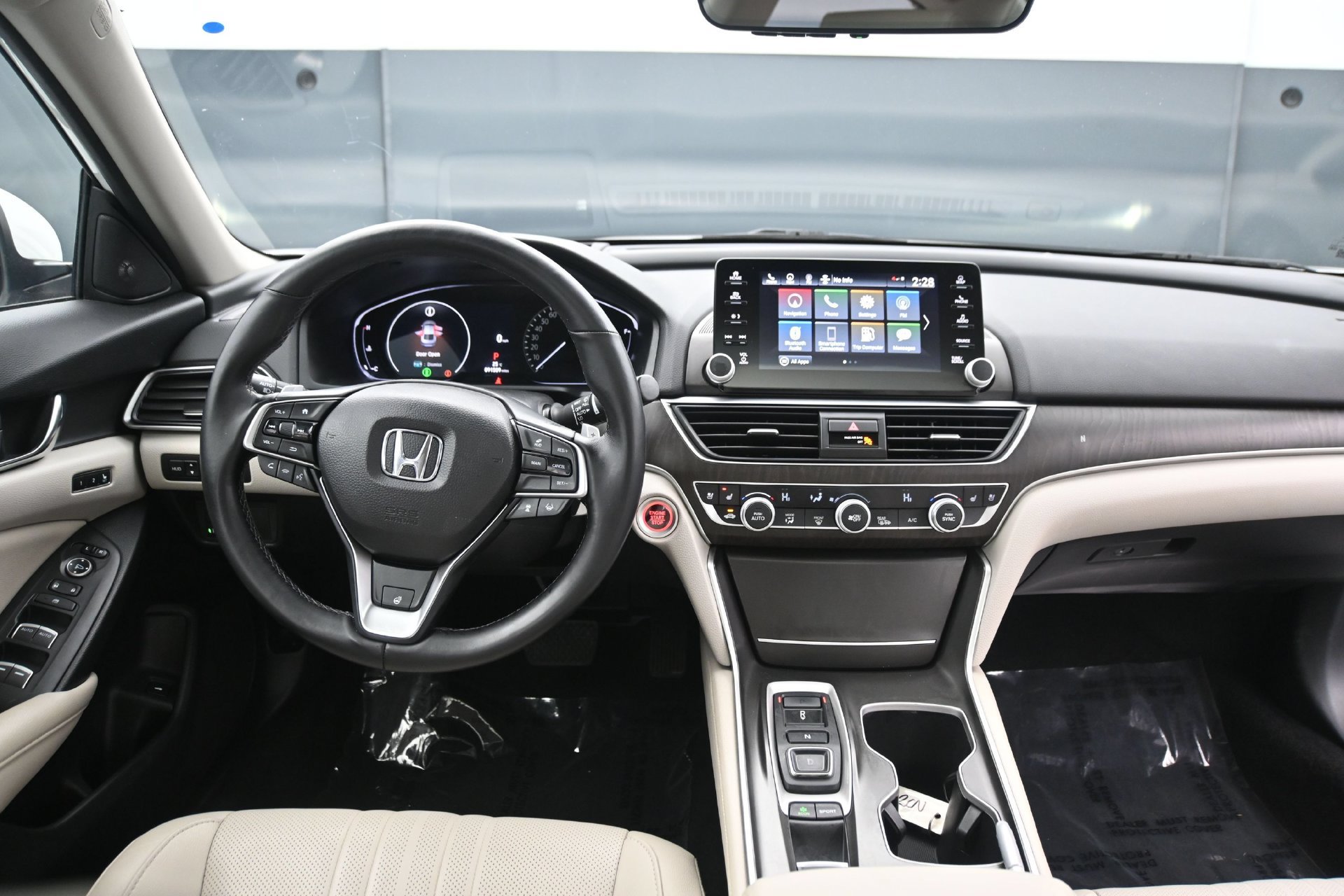 Used 2019 Honda Accord Touring image 16
