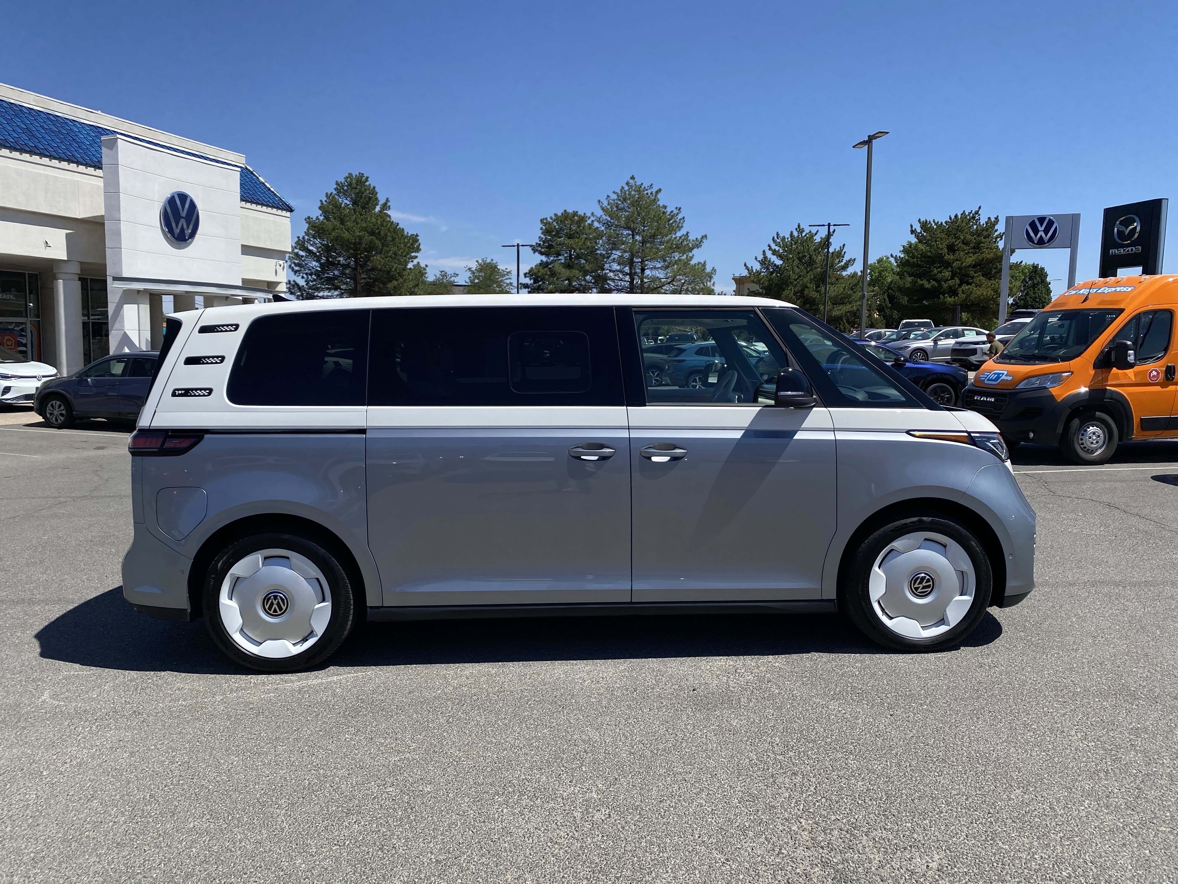 Certified 2025 Volkswagen ID. Buzz 1st Edition RWD image 55
