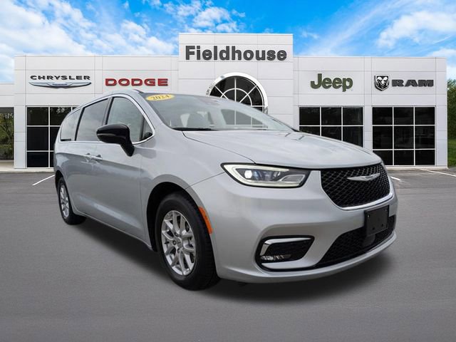 Used 2024 Chrysler Pacifica Touring-L FWD image 9