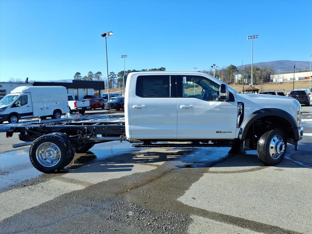 New 2026 Ford F550 4x4 Crew Cab image 4