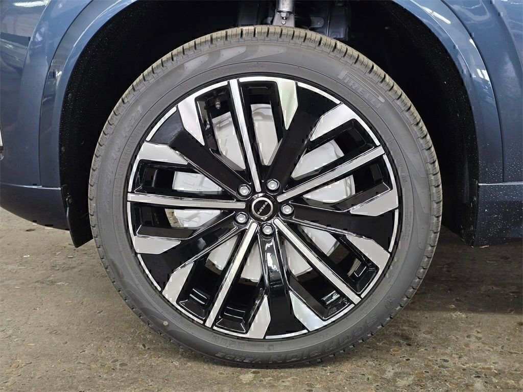 New 2026 Volvo XC90 B5 Core w/ Protection Package image 9