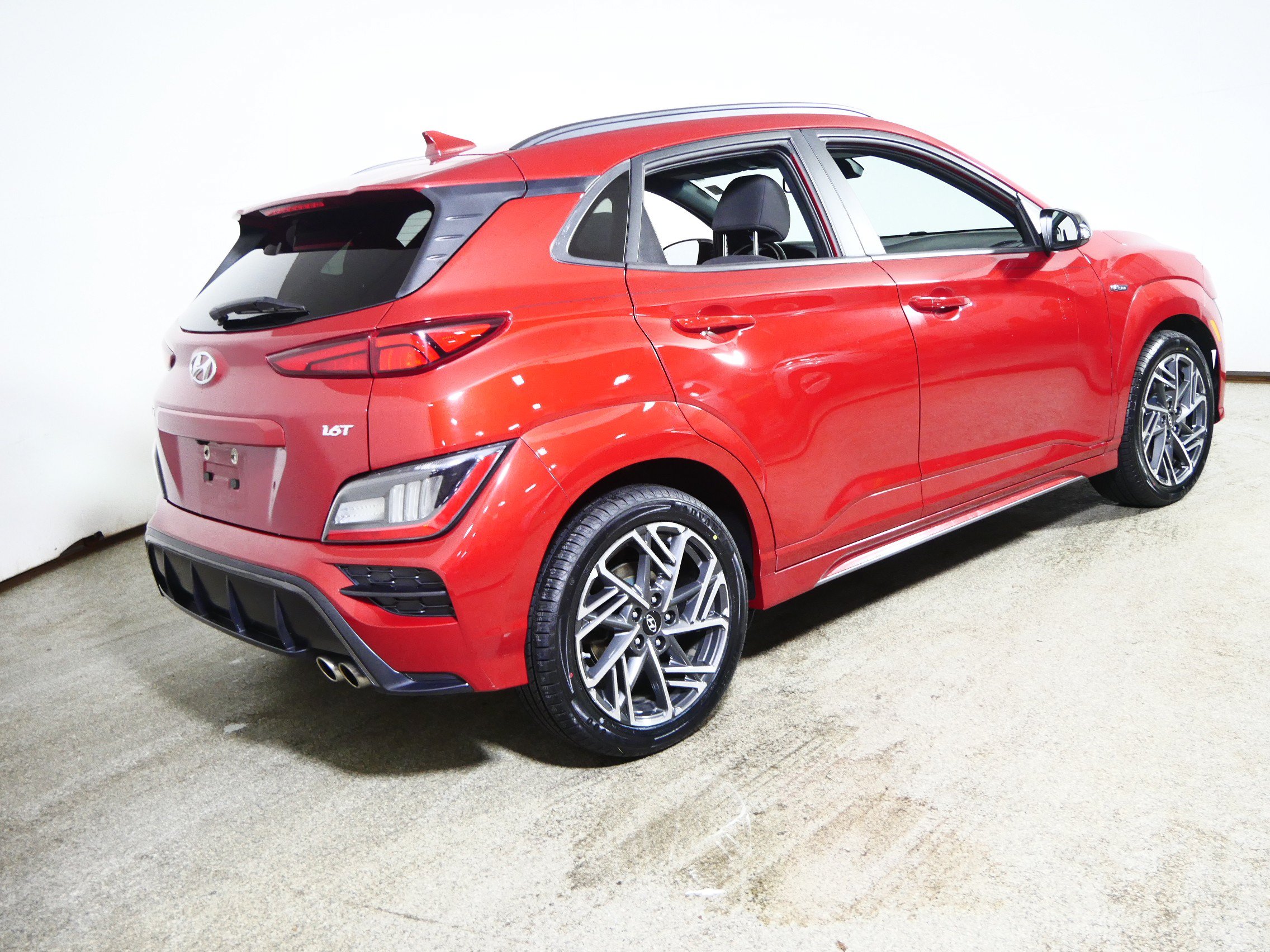 Used 2022 Hyundai Kona N Line w/ Tech Package FWD image 7
