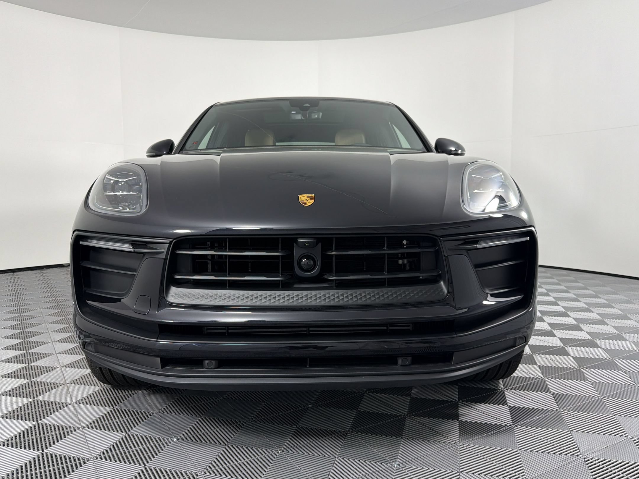 New 2026 Porsche Macan AWD/4WD image 6