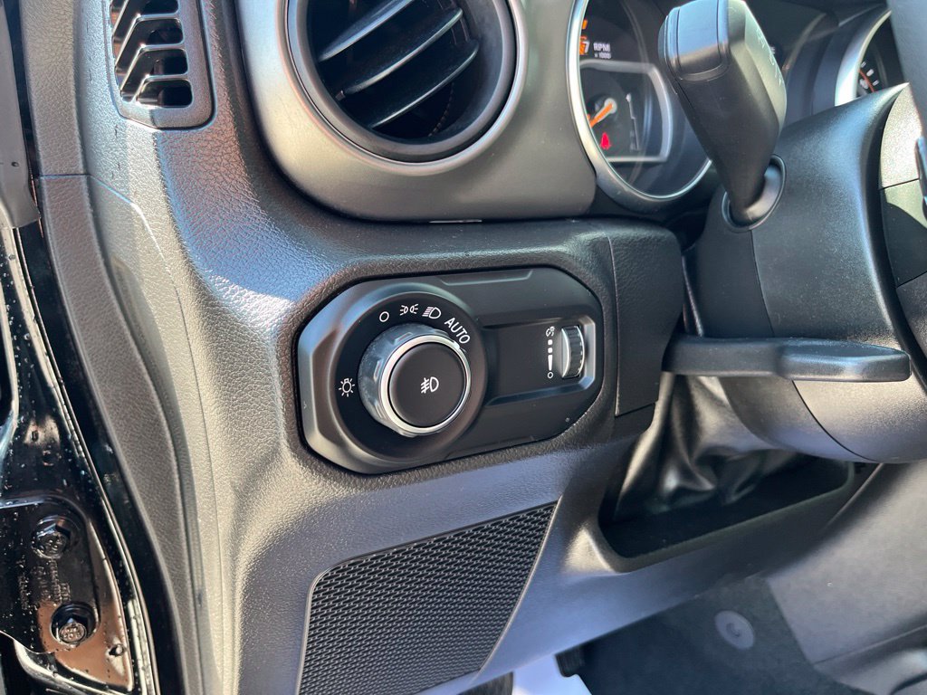Used 2023 Jeep Wrangler Unlimited Sport AWD/4WD image 8