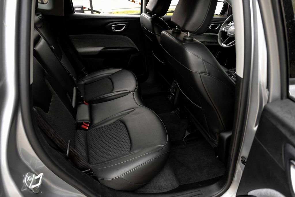 Used 2022 Jeep Compass Latitude image 46