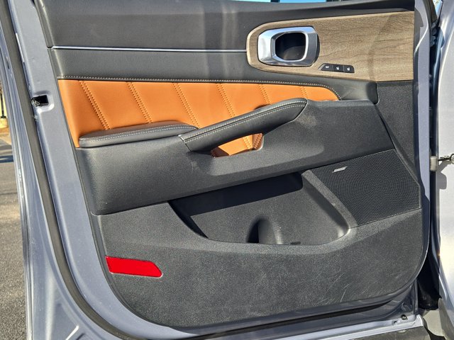 Used 2023 Kia Sorento SX Prestige image 21