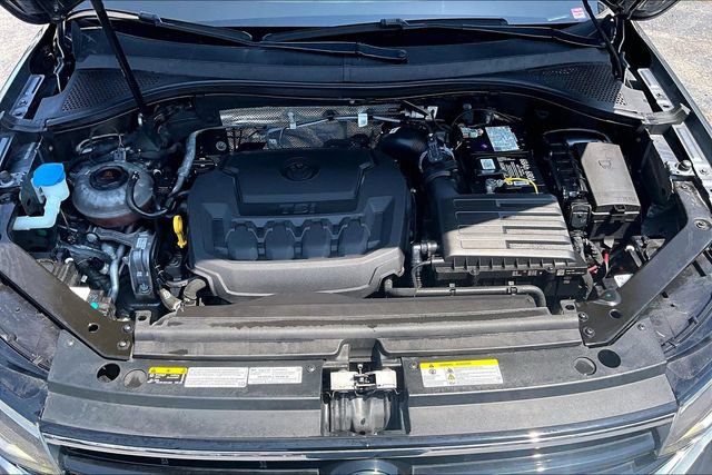 Used 2022 Volkswagen Tiguan SE R-Line AWD/4WD image 9