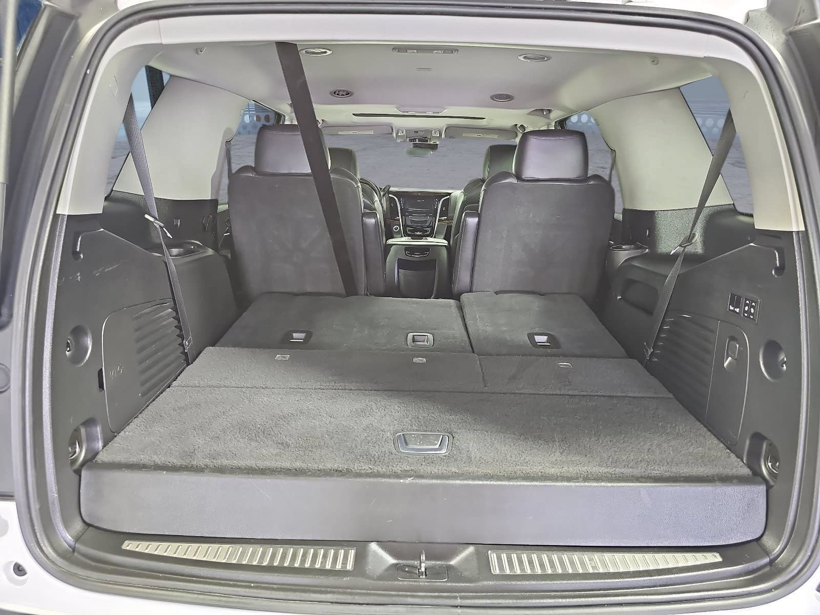 Used 2020 Cadillac Escalade Luxury AWD/4WD image 30