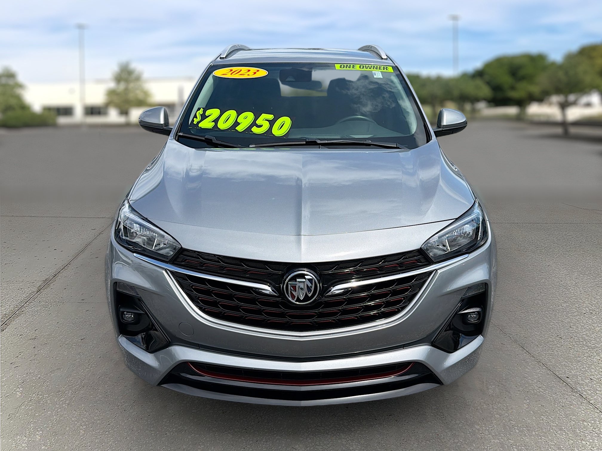 Used 2023 Buick Encore GX Select w/ Sport Touring Package FWD image 2