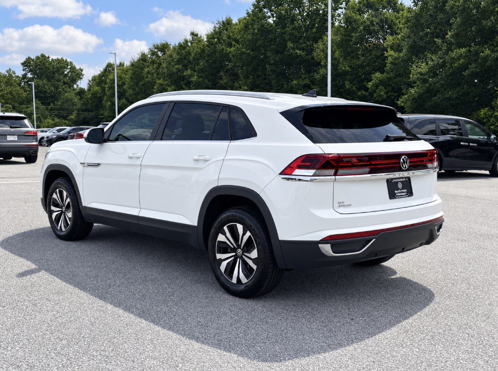 Used 2025 Volkswagen Atlas Cross Sport SE FWD image 6