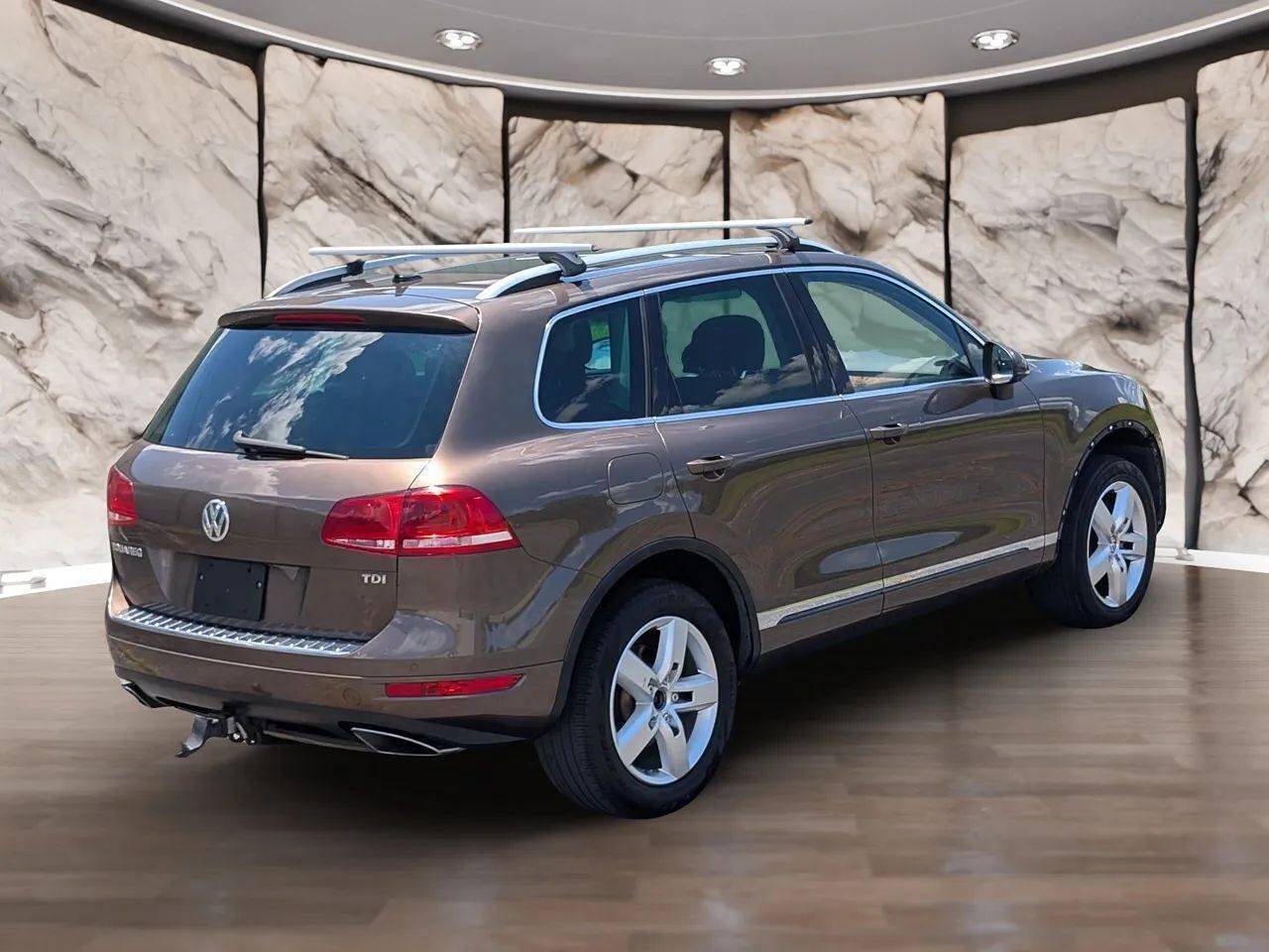 Used 2011 Volkswagen Touareg TDI AWD/4WD image 13