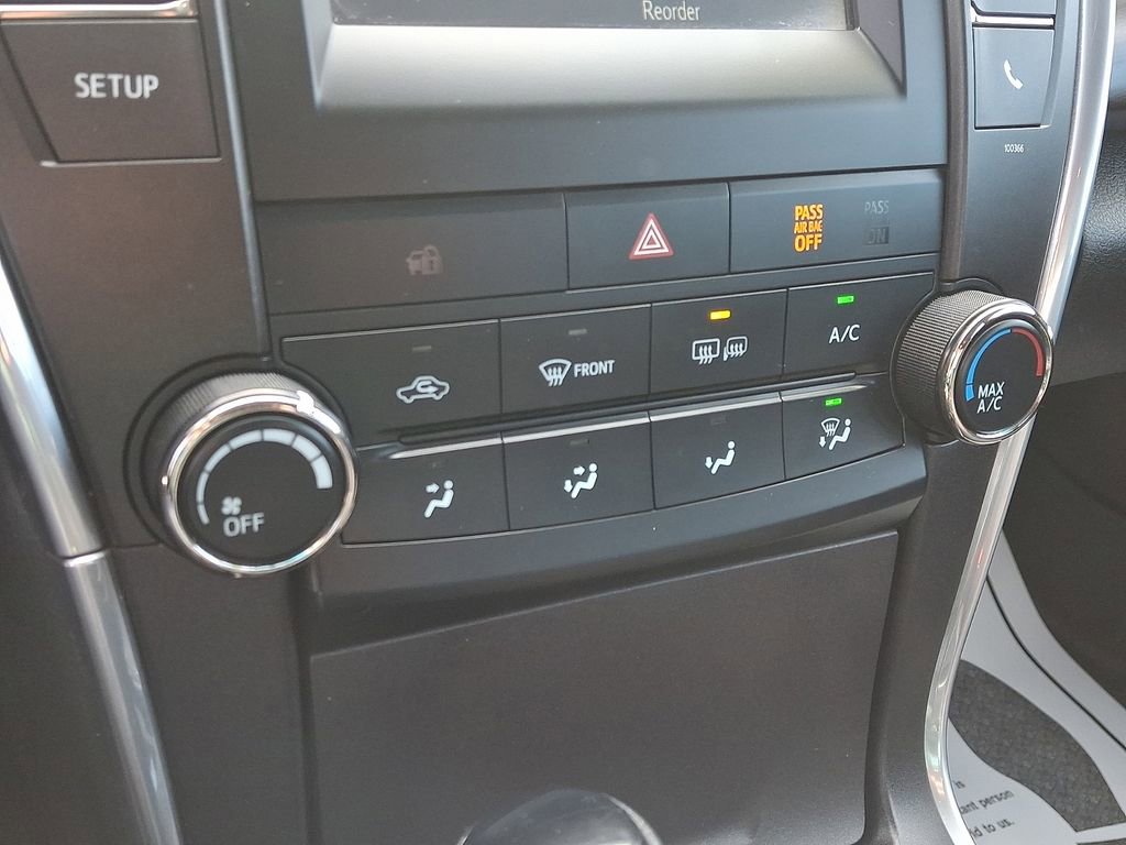 Used 2015 Toyota Camry LE image 16