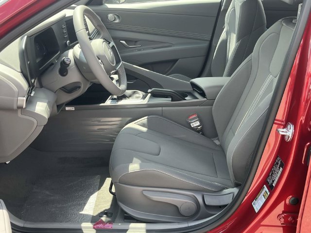 Used 2025 Hyundai Elantra Sport FWD image 10