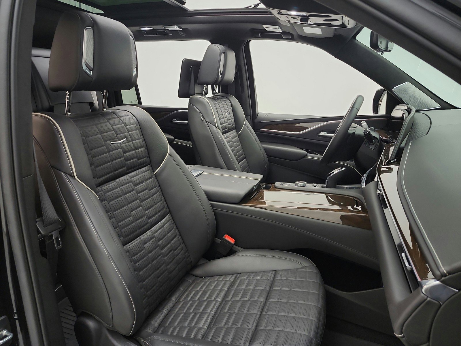 Used 2023 Cadillac Escalade ESV Sport Platinum w/ LPO, ONYX Package image 18