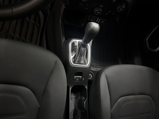 Used 2019 Jeep Renegade Latitude FWD image 16