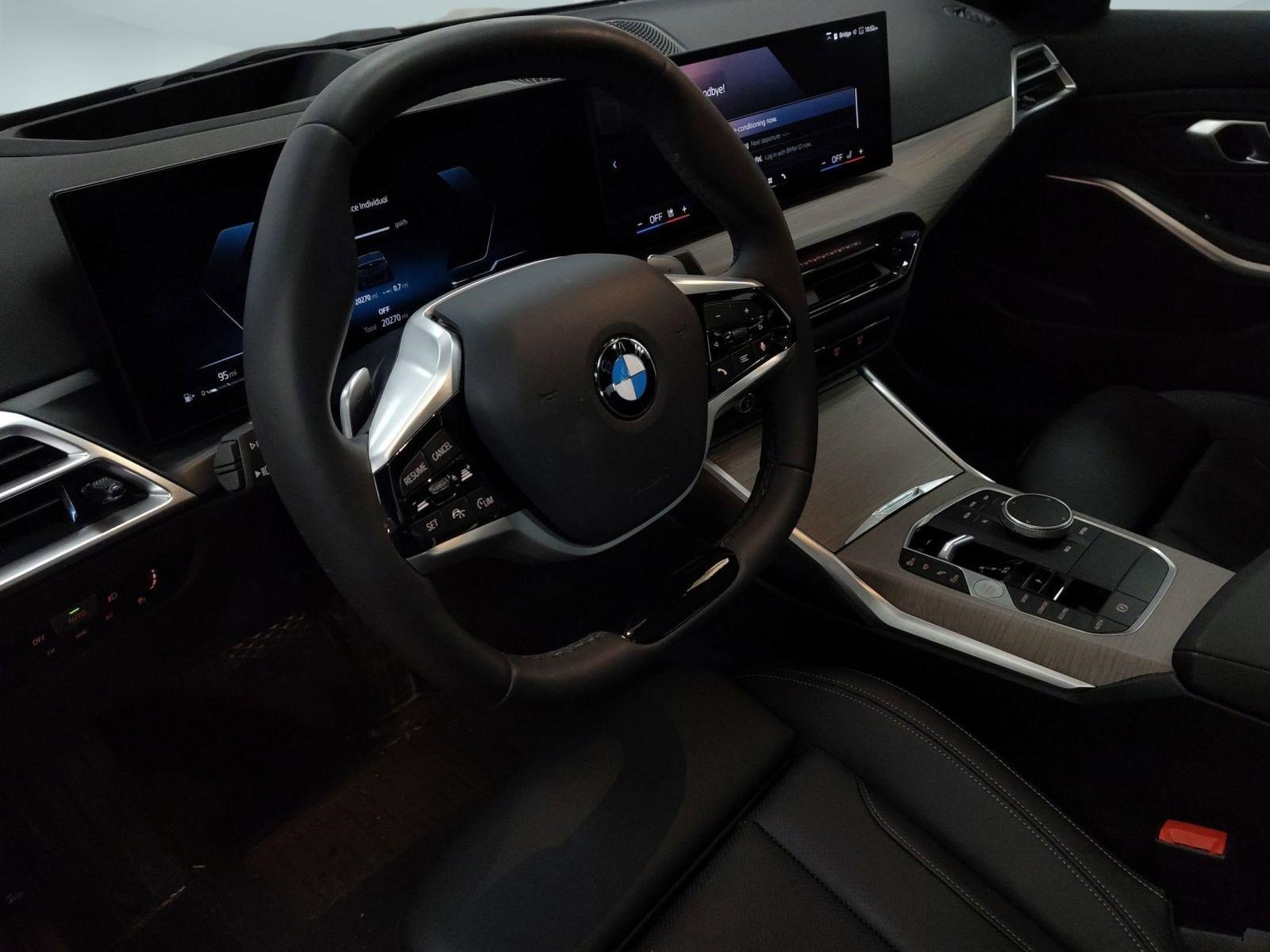 Used 2025 BMW 330i xDrive Sedan image 4