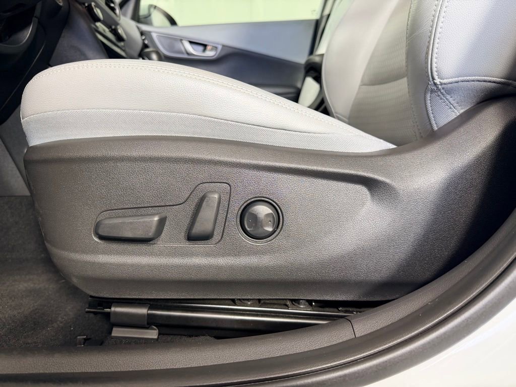 Used 2018 Hyundai Kona Ultimate image 32