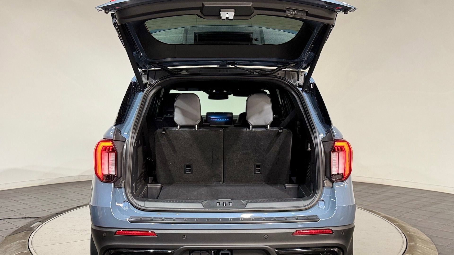 Used 2025 Ford Explorer ST w/ Sun And Sound Package image 35