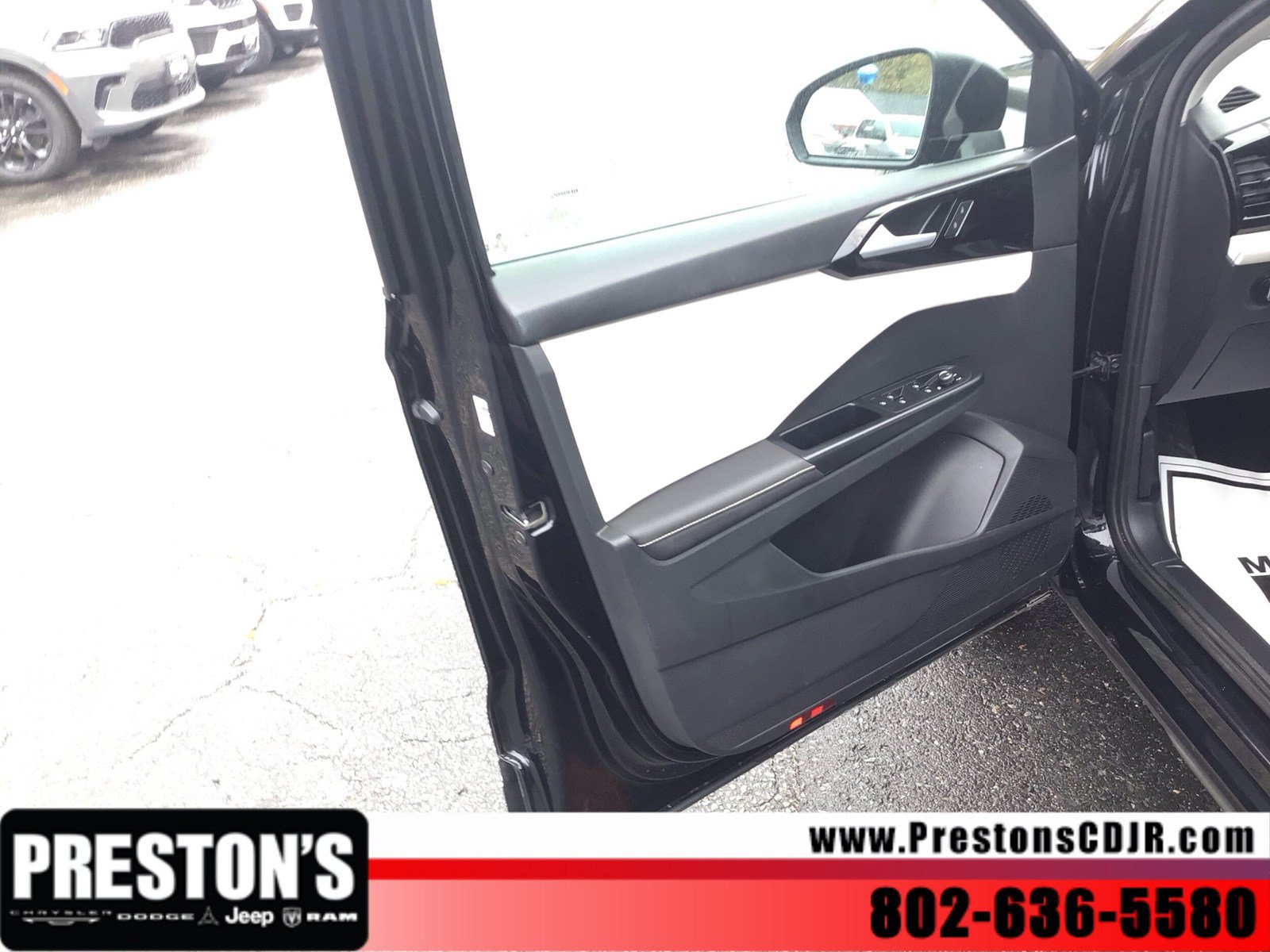 Used 2025 Volkswagen Taos S AWD/4WD image 15