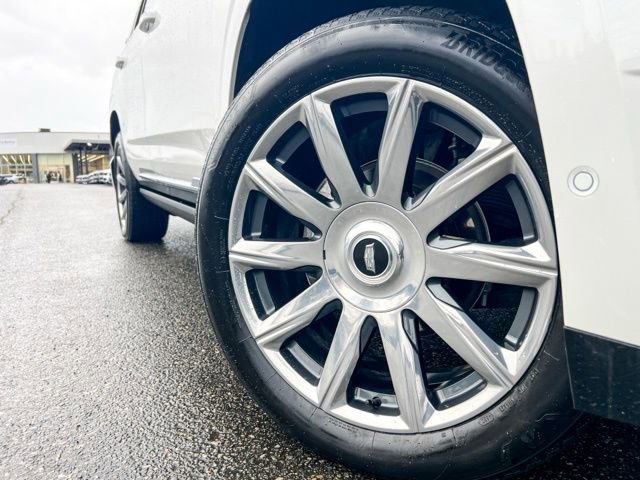 Used 2021 Cadillac Escalade Premium Luxury Platinum image 2