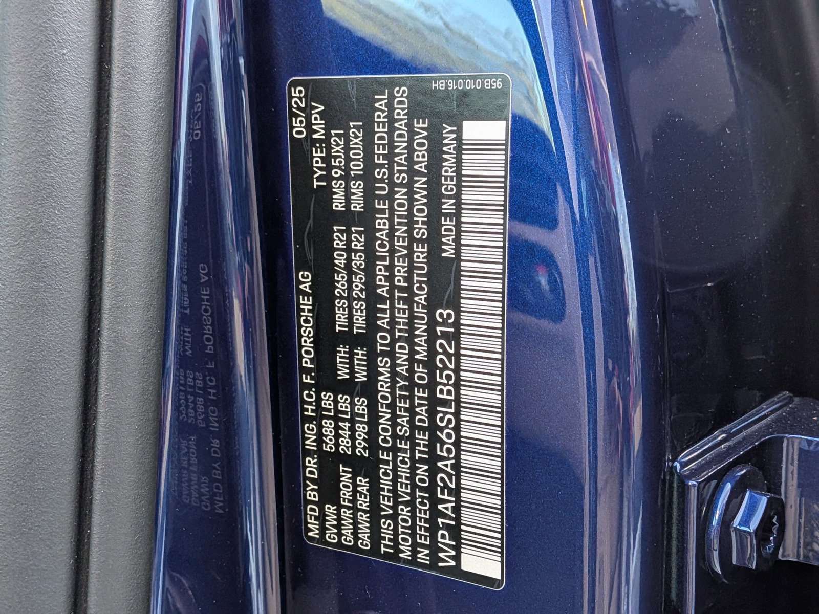 Certified 2025 Porsche Macan GTS image 29