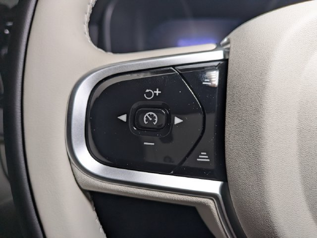 New 2026 Volvo XC90 T8 Ultra w/ Protection Package AWD/4WD image 17