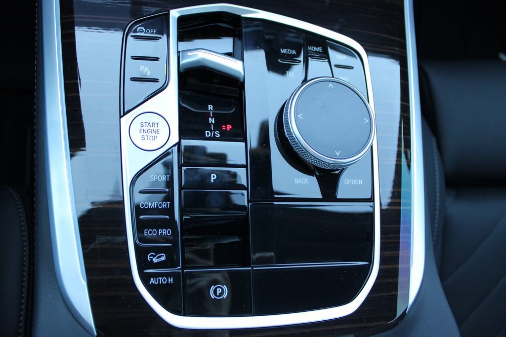 Used 2024 BMW X5 xDrive40i w/ Premium Package image 32