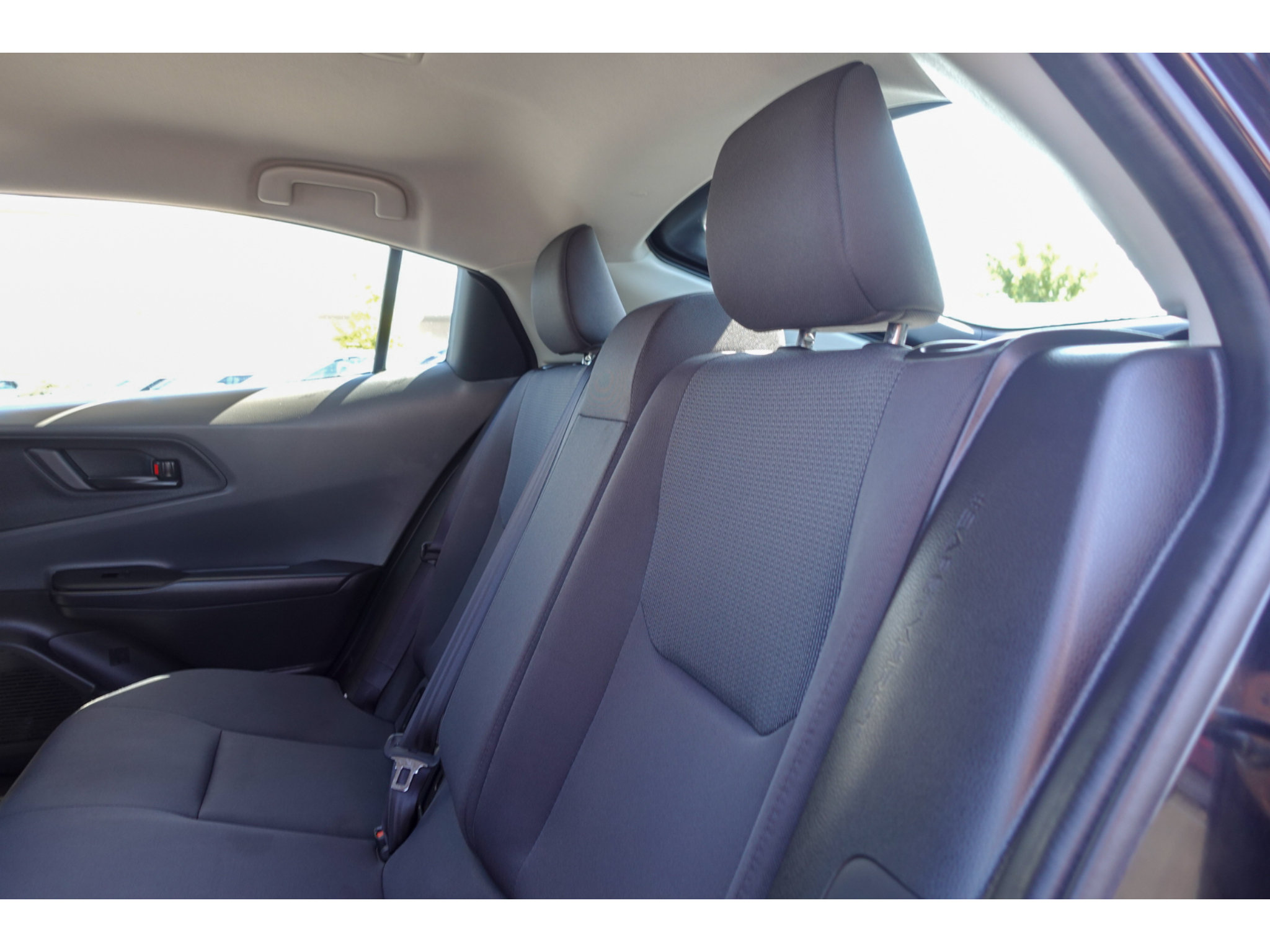 Certified 2025 Toyota Prius LE FWD image 21