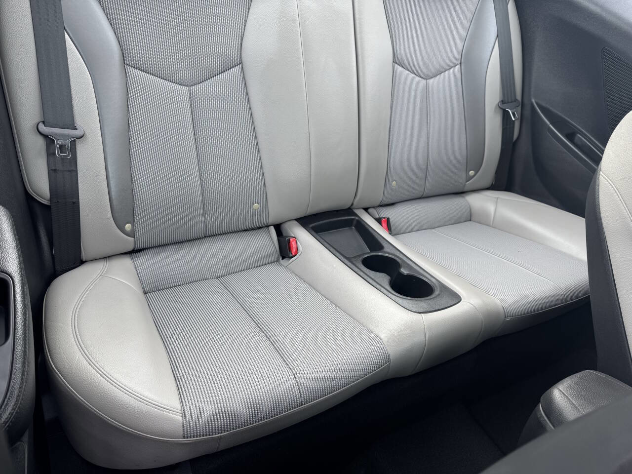 Used 2013 Hyundai Veloster w/ Style Pkg image 23