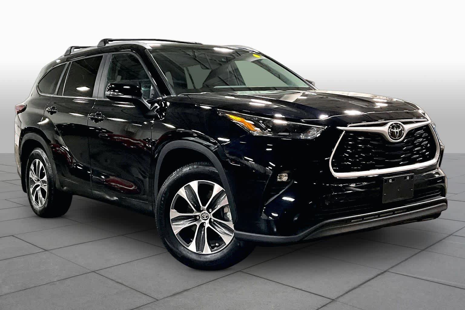 Used 2026 Toyota Highlander XLE AWD/4WD image 3