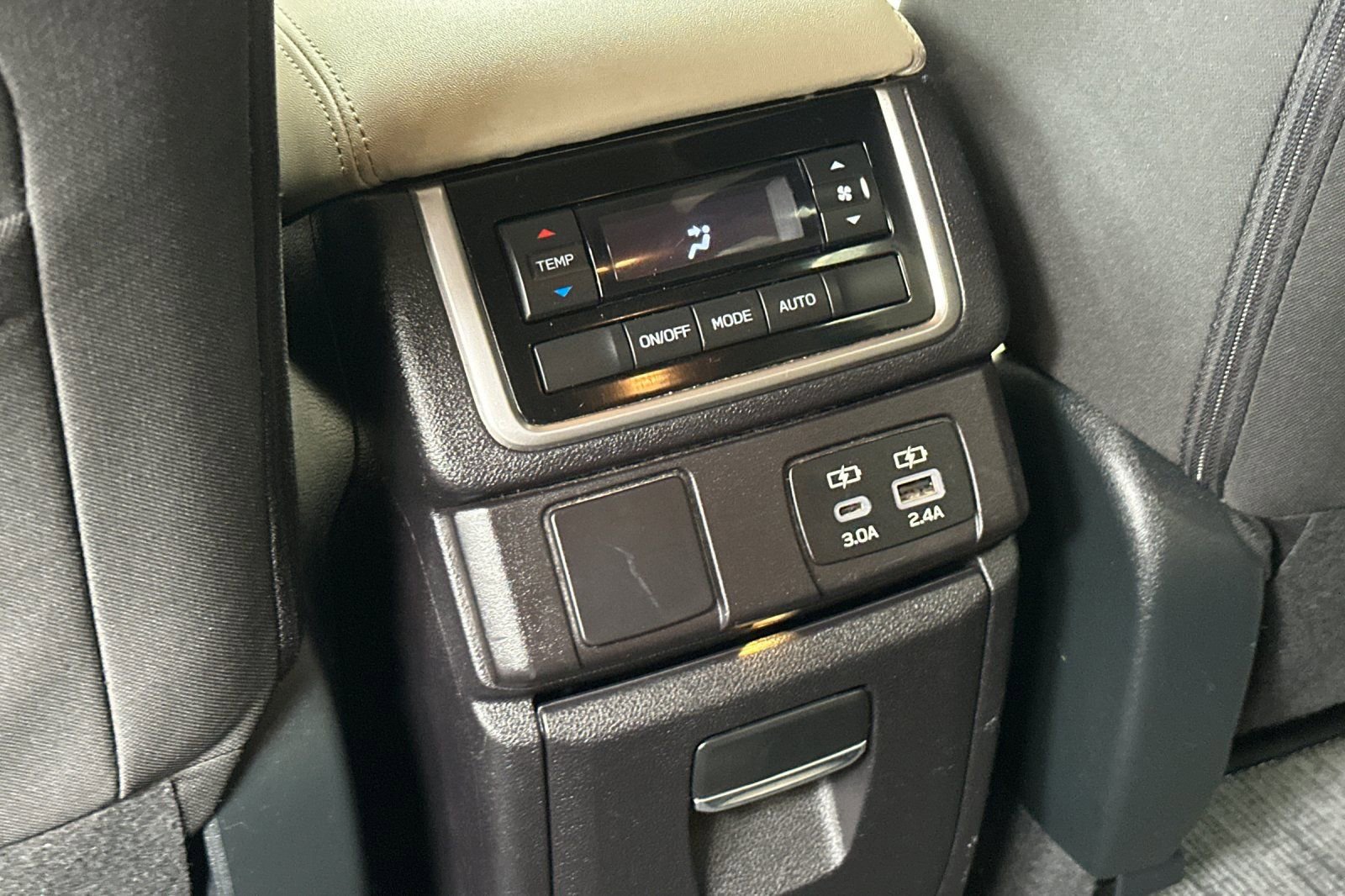 Used 2023 Subaru Ascent Premium w/ Convenience Package AWD/4WD image 17